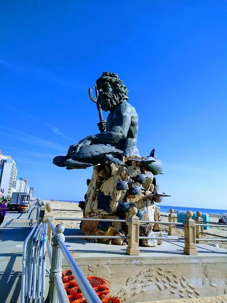 בית נופש וירג'יניה ביץ' Four Sails Resort ארצות הברית